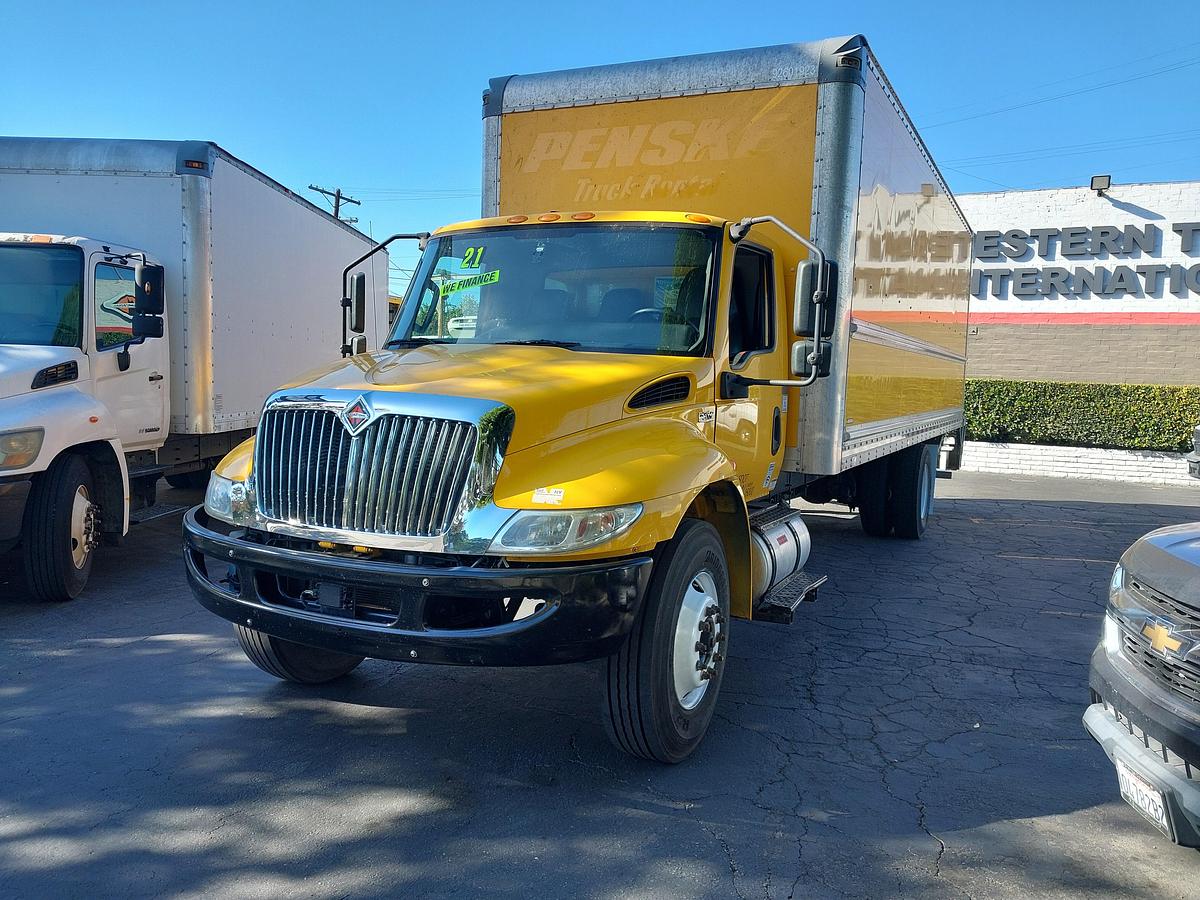 Used 2021 International MV607 26' Box Truck