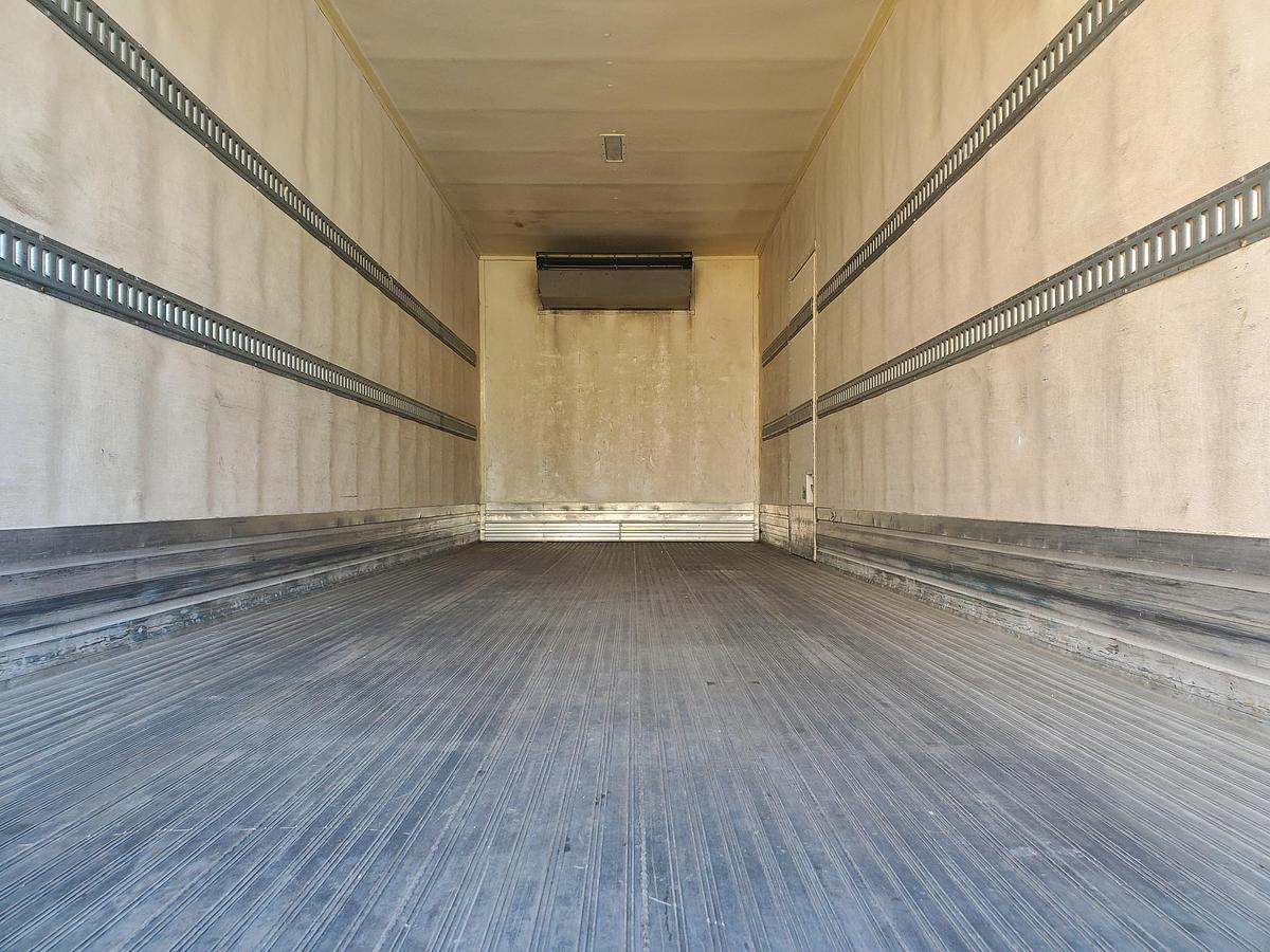 Used 2020 International MV607 26' Reefer