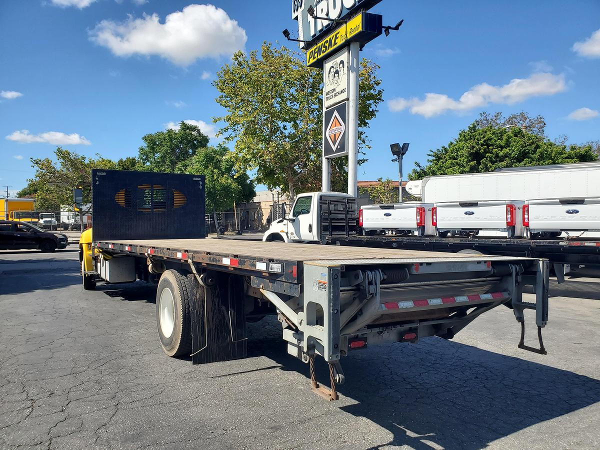 Used 2020 Hino 268 with 20' Flatbed