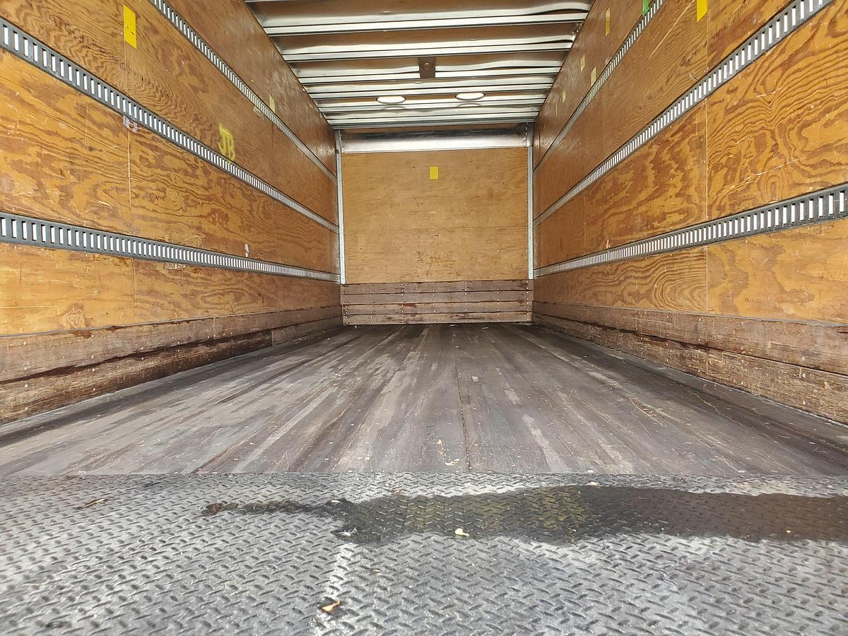 Used 2019 Freightliner M2 26' Box Truck