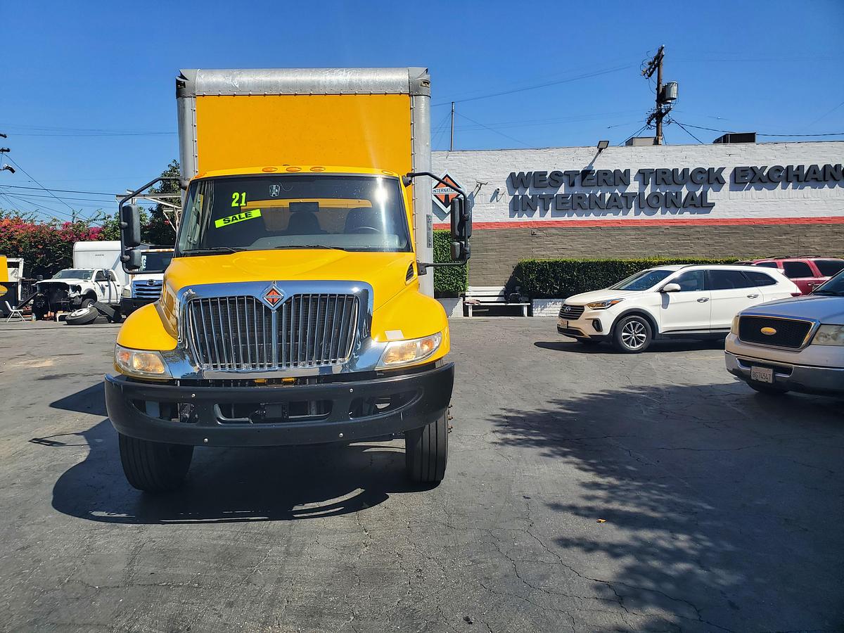 Used 2021 International MV607 26' Box Truck