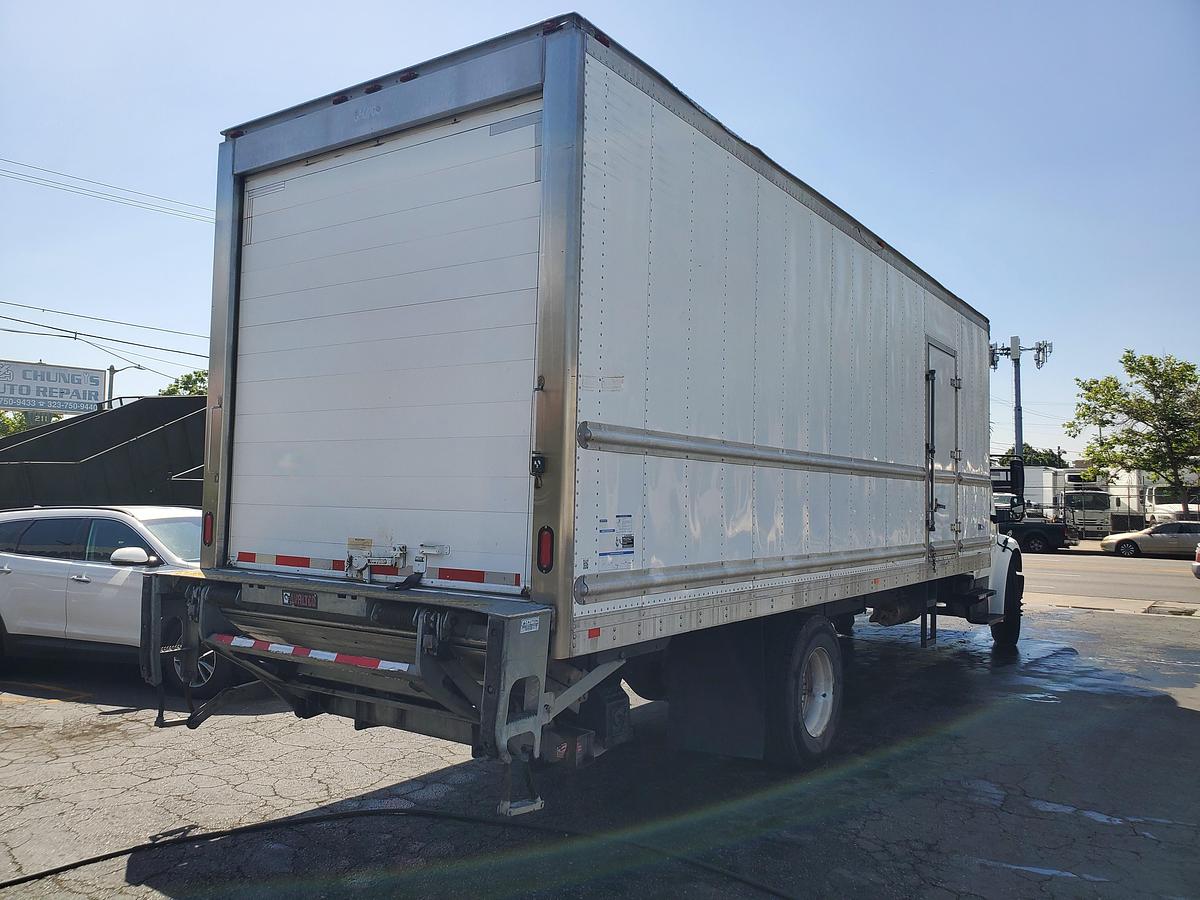 Used 2020 Freightliner M2 26 Foot Refrigerated Truck