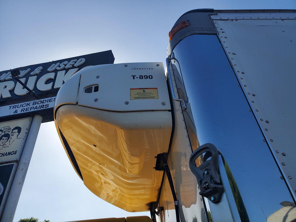Used 2021 International MV607 26' Box Truck