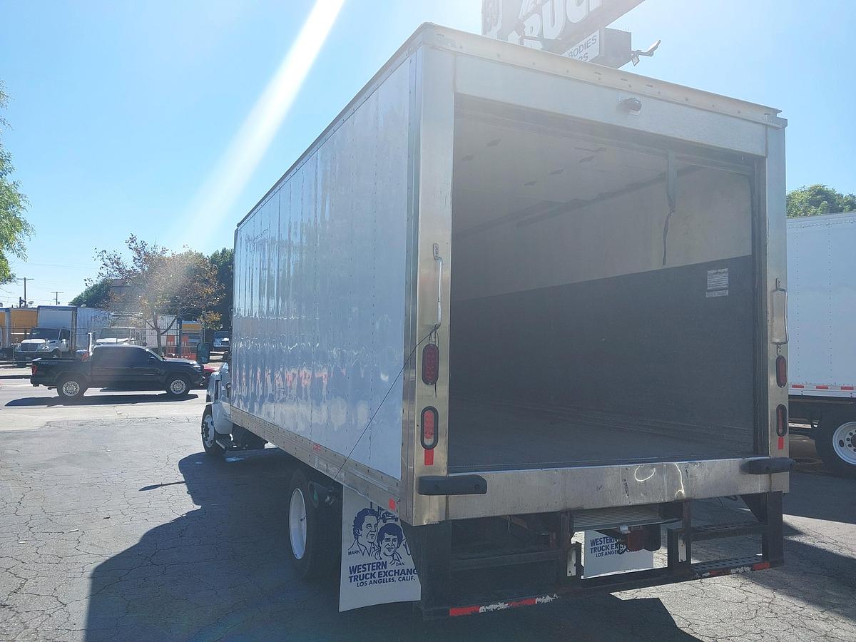2023 International® CV515 18 ft Reefer