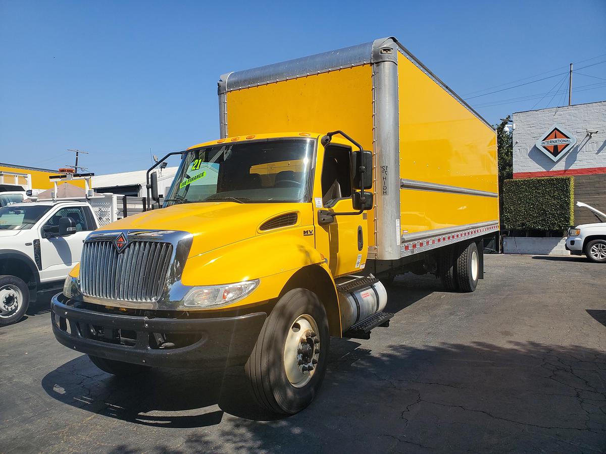 Used 2021 International MV607 26' Box Truck