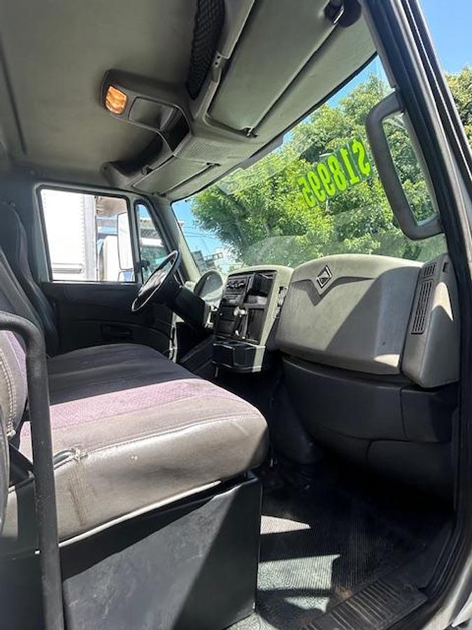 Used 2014 International 4300 26' Box