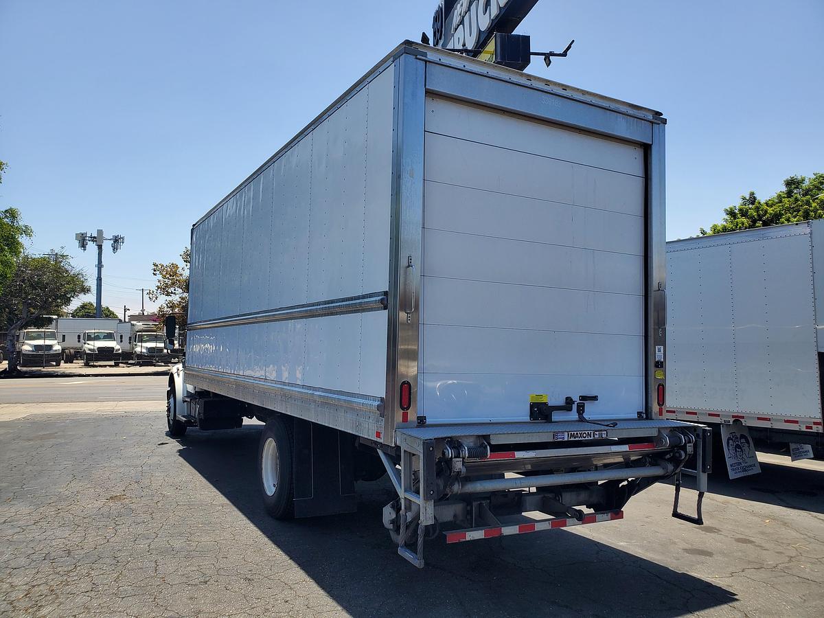 Used 2020 Freightliner M2 26 FT Reefer