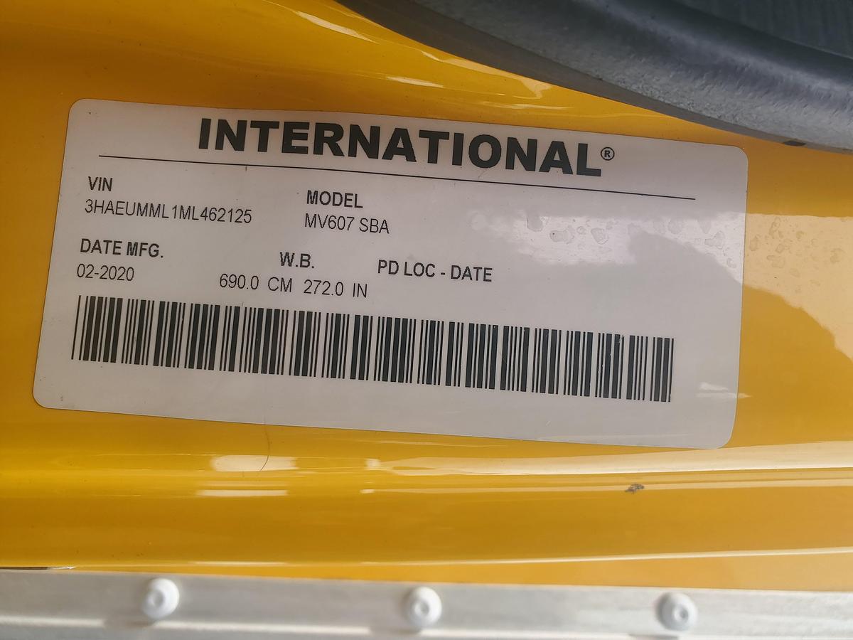Used 2021 International MV607 with a 26' Box