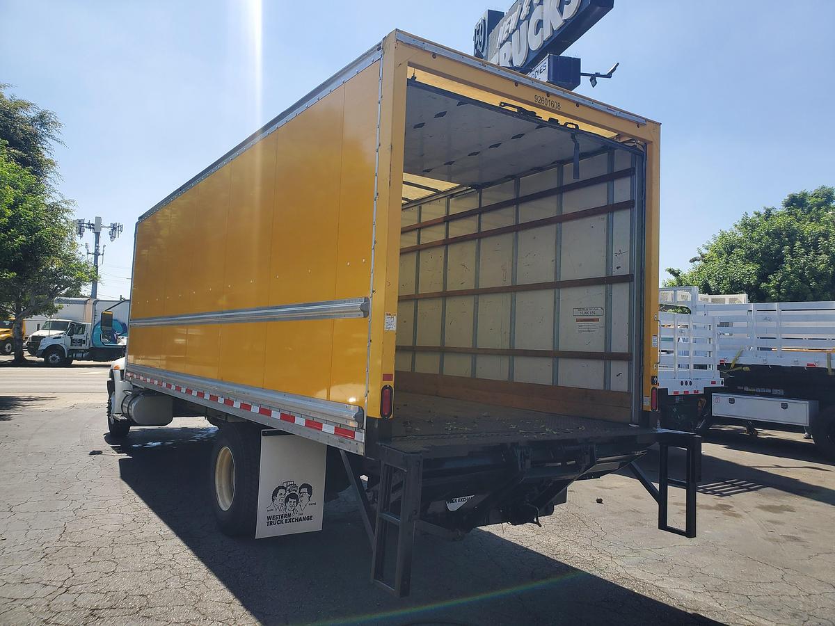 Used 2019 International 4300 26' Box Truck
