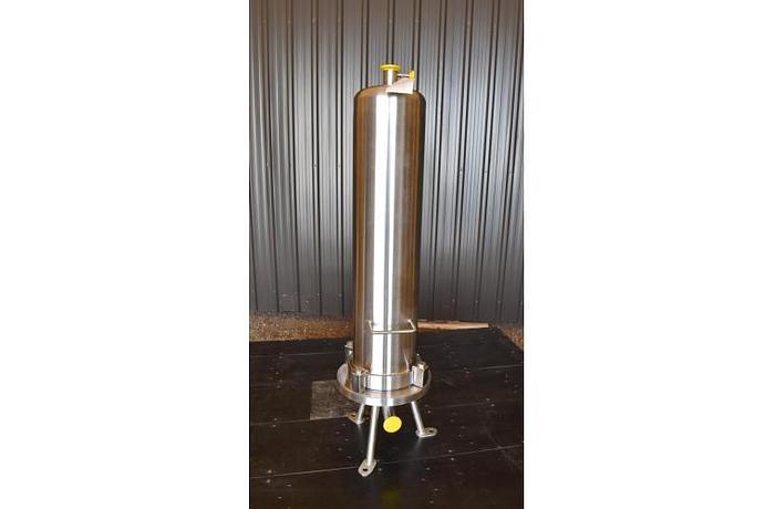 Used USED FILTER, CARTRIDGE TYPE, 1.5" INLET/OUTLET, 316L STAINLESS STEEL, SANITARY, UNUSED