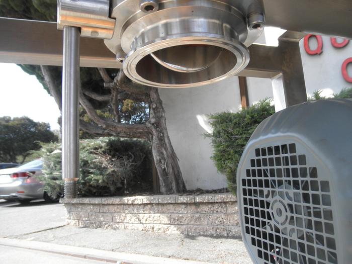 Used NEW – 5 CU. FT. RIBBON BLENDER – POLISHED S/S (#9343)