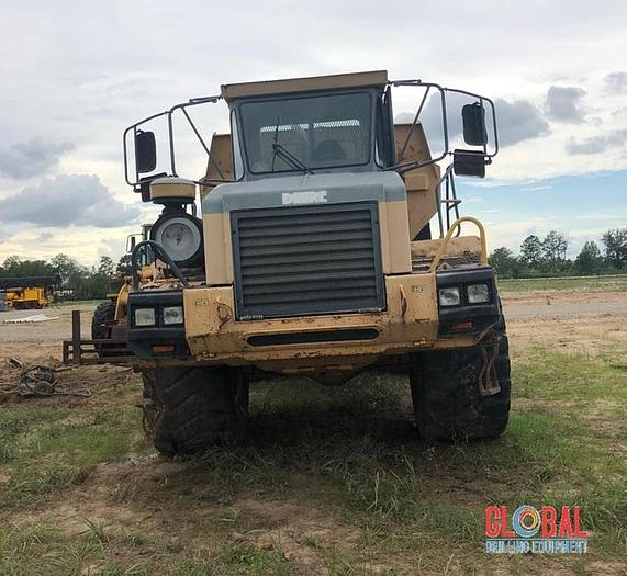 Used Item 0950 : John Deere 400C Off Road Dump Truck