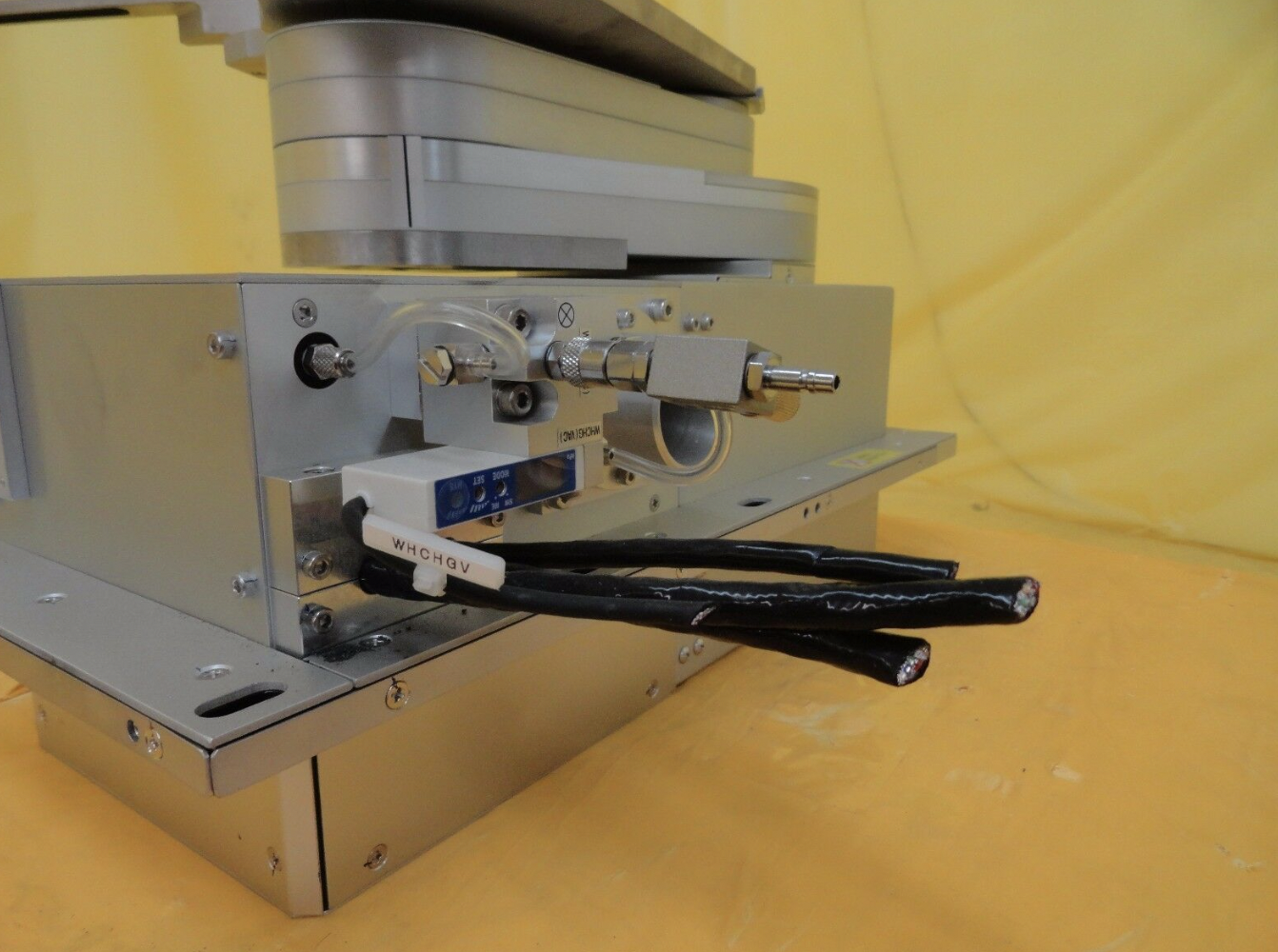 Used Kawasaki NS110C-B001 Chuckbot Robot 4K192-238-4 NSR-S307E 300mm DUV As-Is