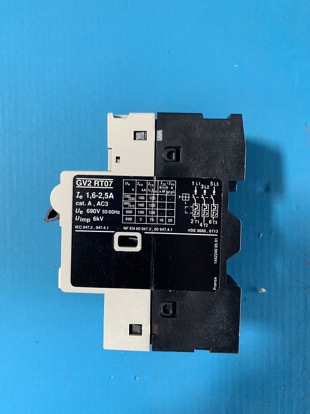 Used Telemecanique Motor Circuit Breaker GV2-RT07