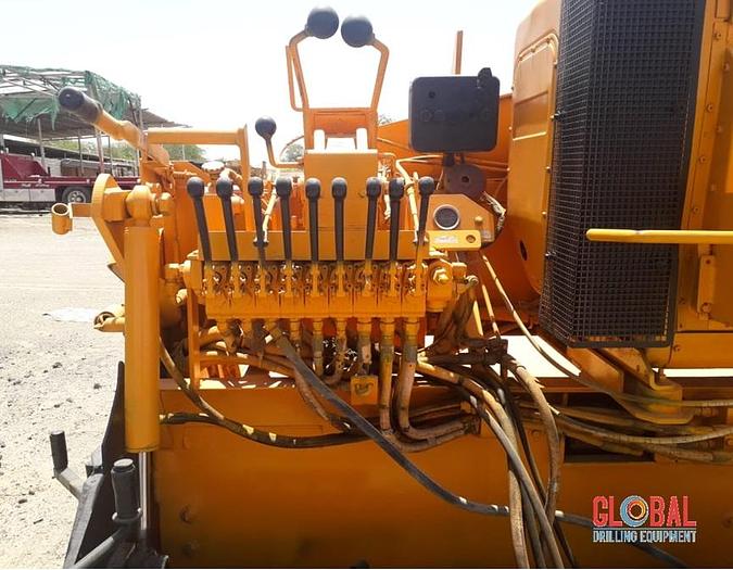 Used Item 0279 : 2001 Leeboy L1000R Asphalt Paver