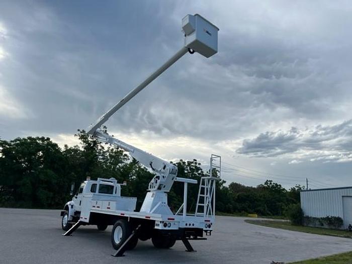 Used 2005 International 4400 FLATBED  72FT OVER CENTER BUCKET TRUCK