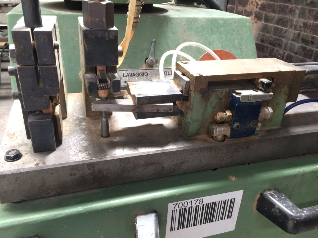 Usato INSERITRICE DI PERNI BREMA OV3B