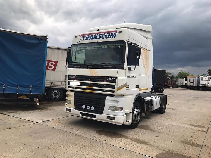 Usado 2001 DAF XF 95 430 ZF manual tractor unit
