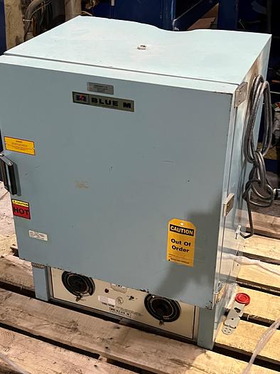 Used 19" W x 15 "D x 17" H BLUE M OVEN - 500 DEG F 260 DEG C - 120 VOLTS