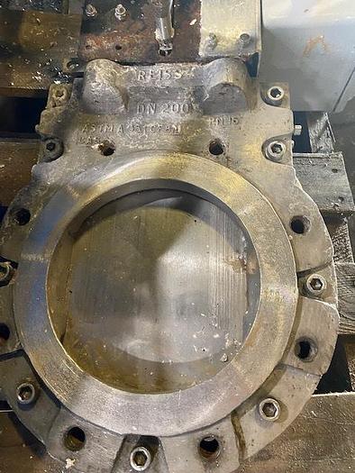 Used 8" REISS PNEUMATIC KNIFE GATE VALVE   S/S