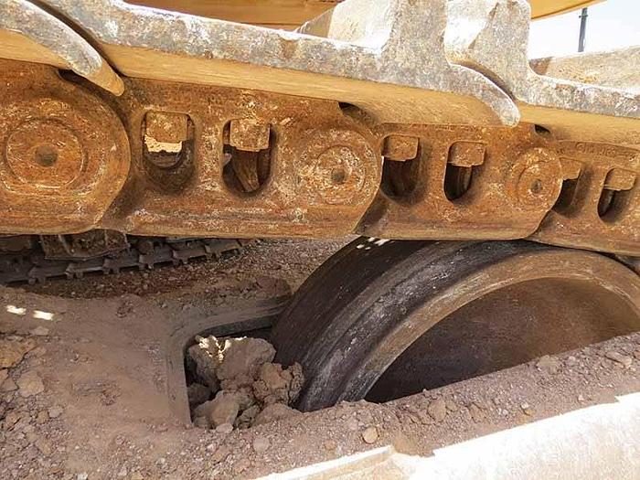 Used 2017 CATERPILLAR 374FL