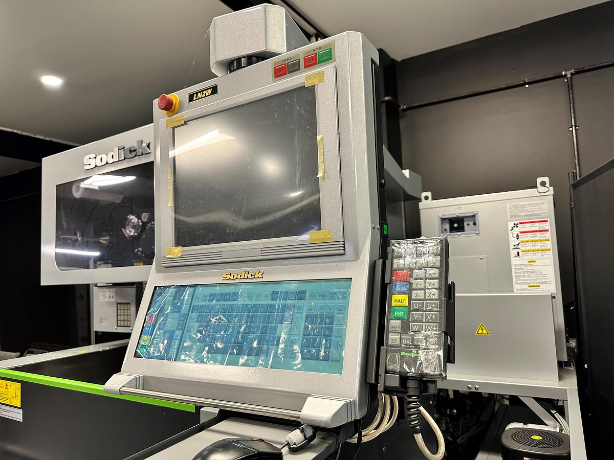 Used 2021 Sodick VL400Q/LN2W Wire EDM