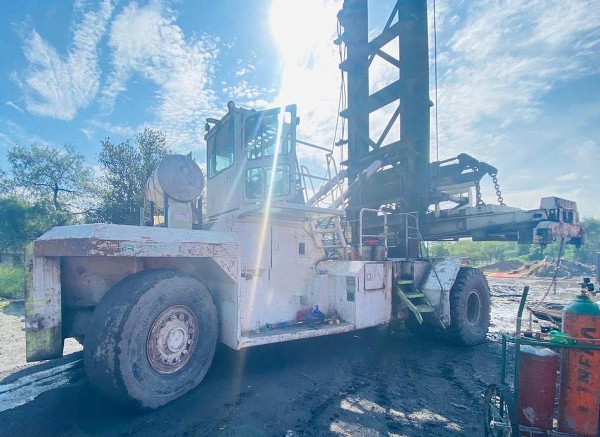 Used Forklift 80,000 lbs.- Taylor Machine Works TEC950L