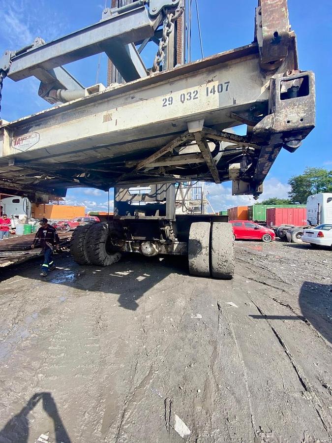 Used Forklift 80,000 lbs.- Taylor Machine Works TEC950L
