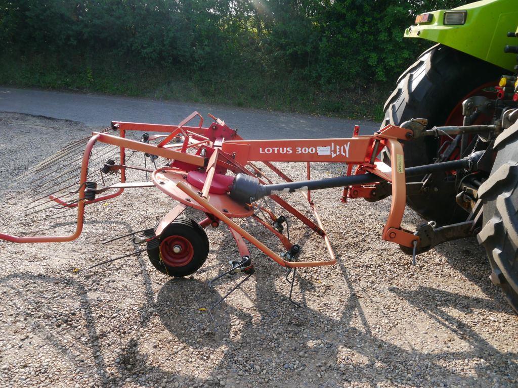 Used Lely Lotus 300 Tedder Rake