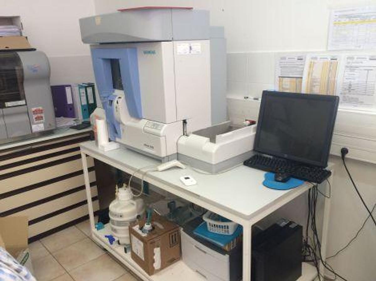 Gebraucht <span>À vendre</span> SIEMENS ADVIA 2120i Hematology Analyzer