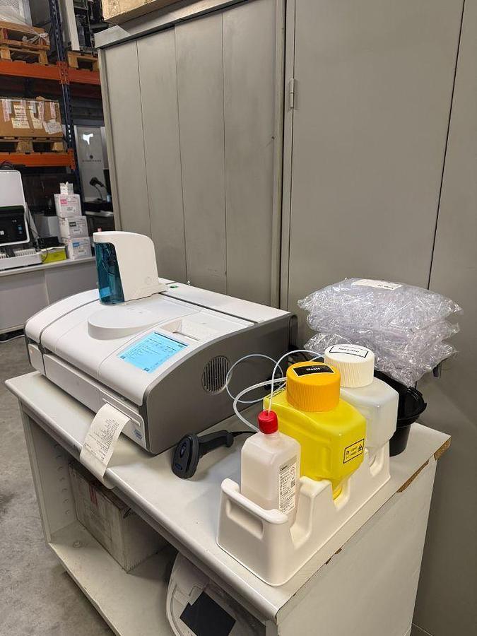 D'occasion ROCHE Cobas C111 Analyseur de Chimie