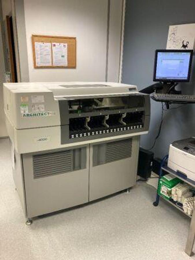 Usado ABBOTT LABS Architech Plus C4000 Analizador de Química