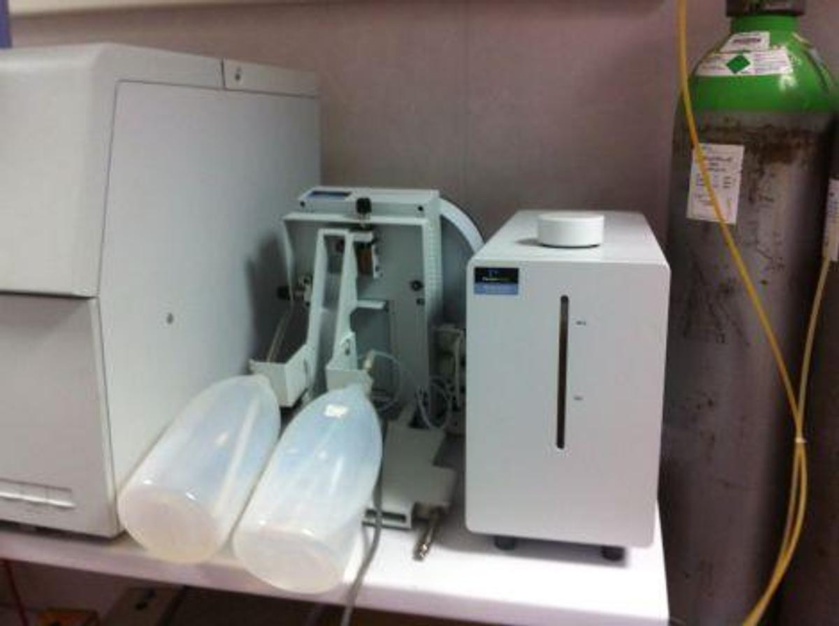 Usado En venta PERKIN ELMER Aanalyst 800 Spectrophotometer