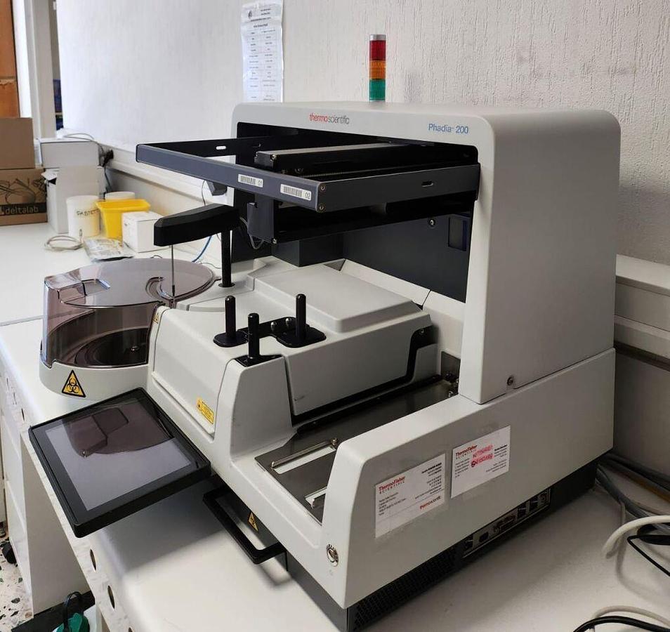 Usado THERMO FISHER Phadia 200 Analizador de alergia