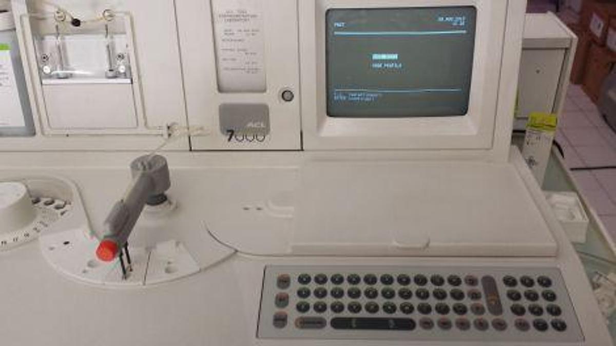 D'occasion INSTRUMENTATION LABORATORY ACL 7000 Coagulation Analyzer