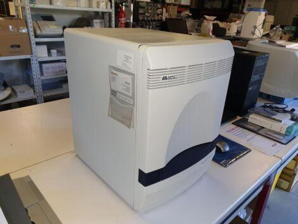 Usado APPLIED BIOSYSTEMS THERMO ABI 7500 FAST Thermal Cycler