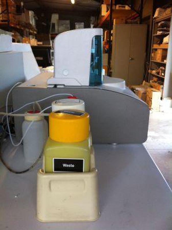 Gebraucht <span>À vendre</span> ROCHE COBAS C111 Chemistry Analyzer
