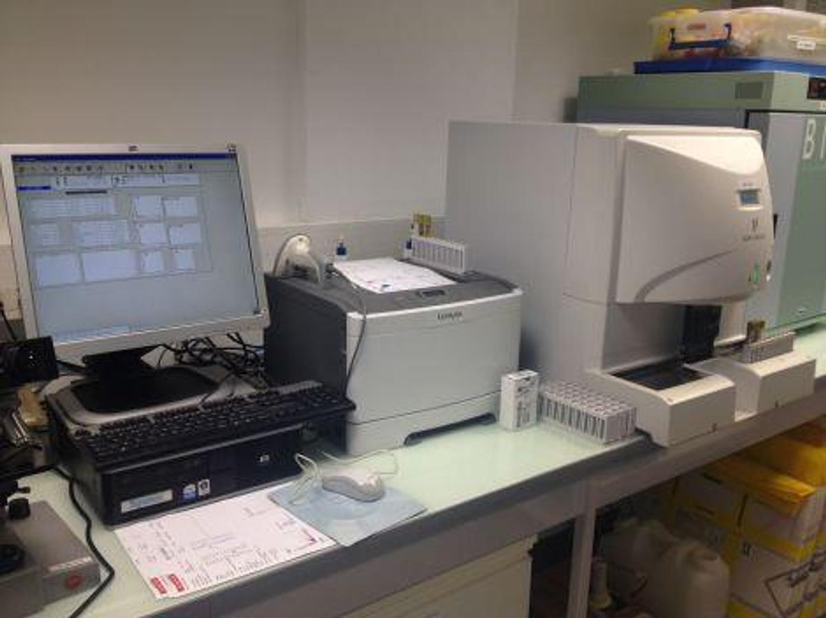 D'occasion SYSMEX UF-500i Urine Analyzer