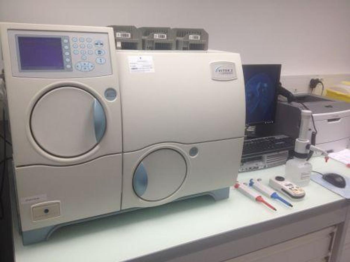 Gebraucht <span>À vendre</span> BIOMERIEUX Vitek 2 compact Unit