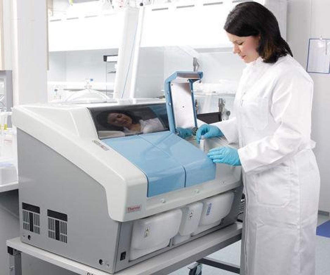 Gebraucht THERMO SCIENTIFIC Indiko plus ISE Chemistry Analyzer