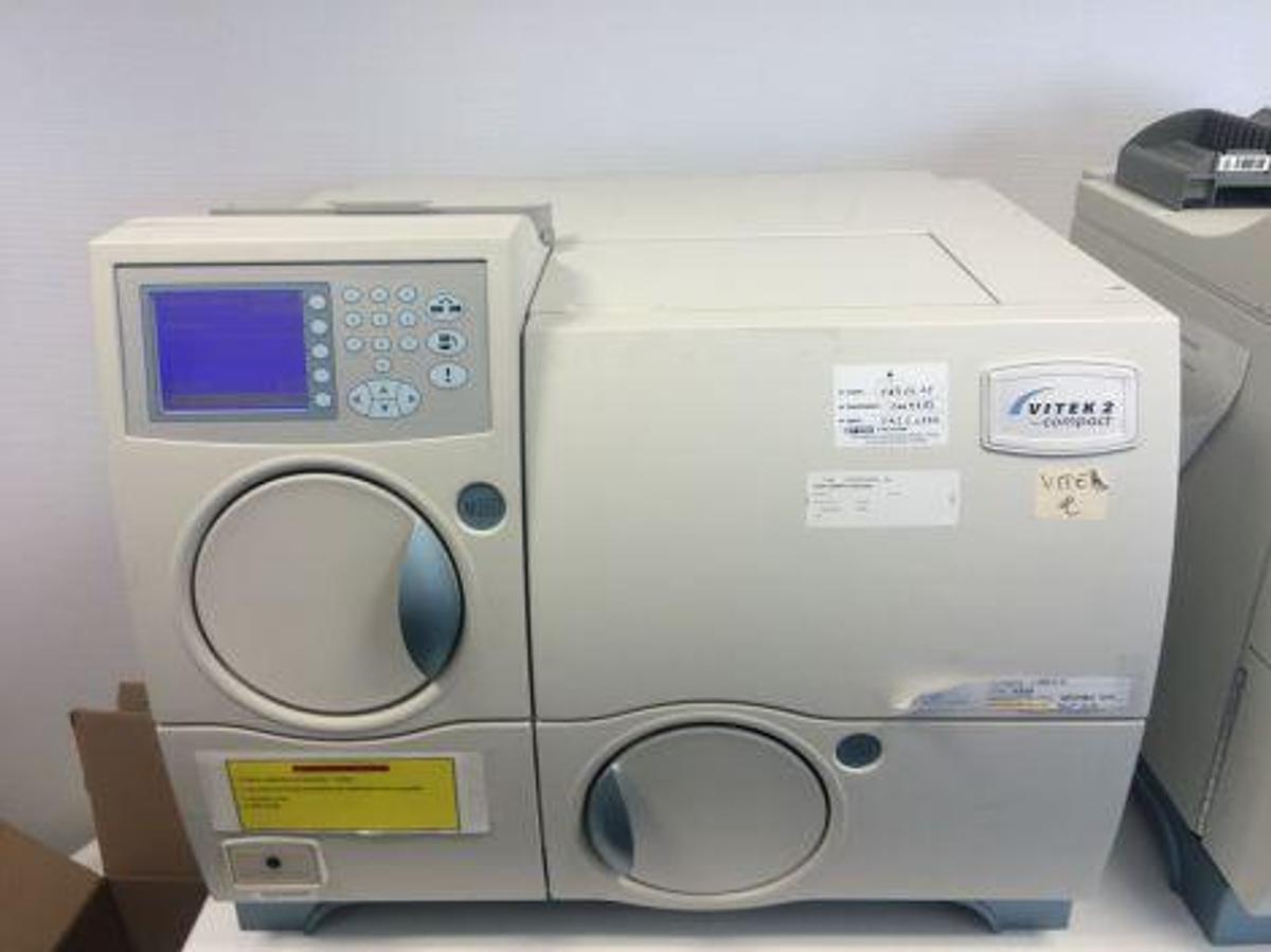 Gebraucht <span>À vendre</span> BIOMERIEUX Vitek 2 Compact Unit