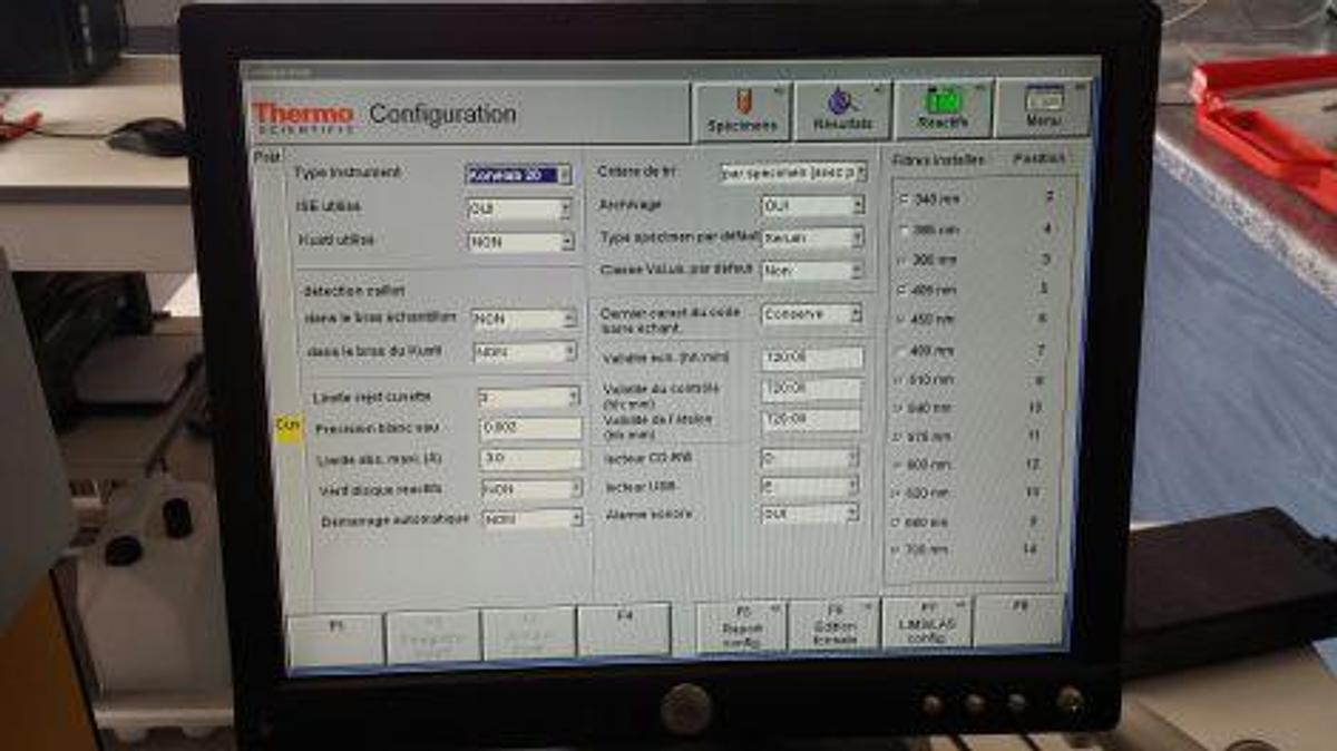 Gebraucht <span>À vendre</span> THERMO KONELAB 20i Chemistry Analyzer