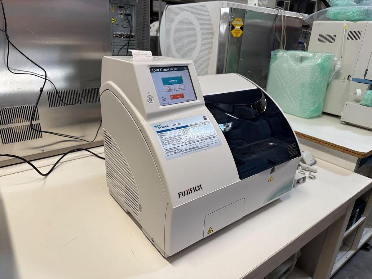 D'occasion <span>À vendre</span> FUJI FUJIFILM  Dri-Chem NX 500 Chemistry Analyzer