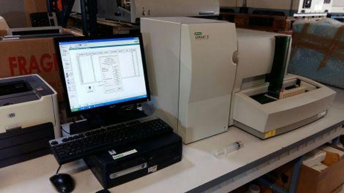 Gebraucht <span>À vendre</span> BIO-RAD Variant 2 upgraded Turbo Chemistry Analyzer