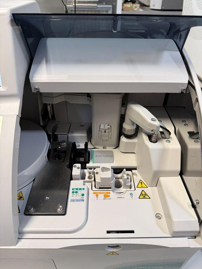 D'occasion <span>À vendre</span> FUJI FUJIFILM  Dri-Chem NX 500 Chemistry Analyzer