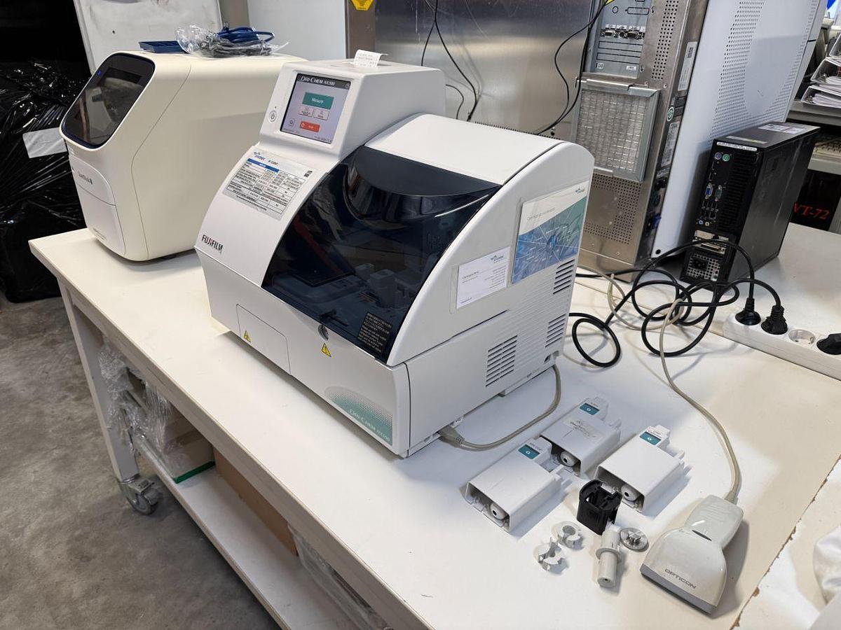 D'occasion <span>À vendre</span> FUJI FUJIFILM  Dri-Chem NX 500 Chemistry Analyzer