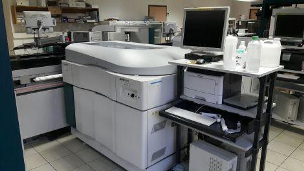 Used SIEMENS ADVIA 1800 Chemistry Analyzer
