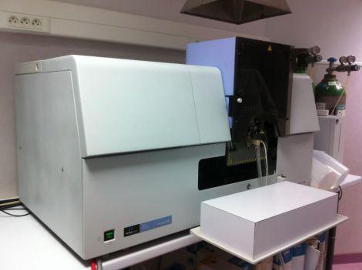 Usado En venta PERKIN ELMER Aanalyst 800 Spectrophotometer