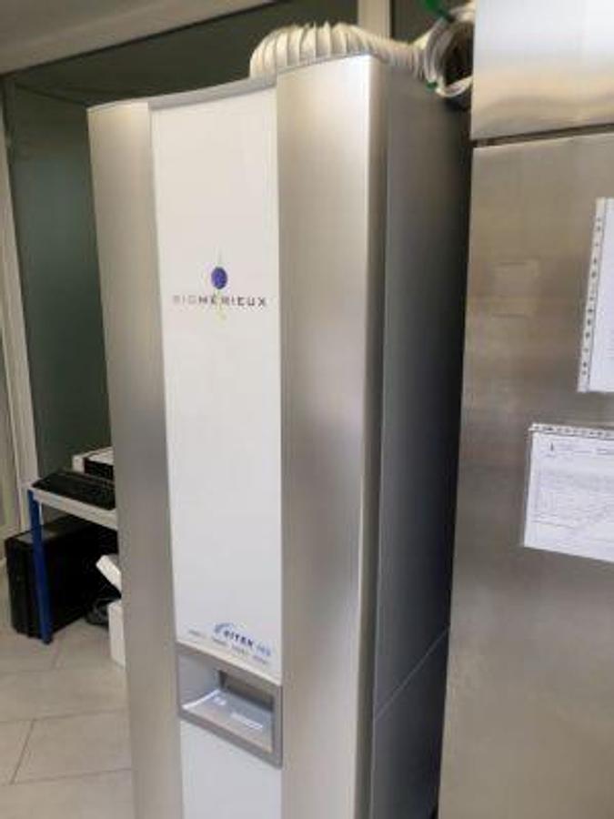 Gebraucht BIOMERIEUX Vitek MS Massenspektrometer Vitek MS