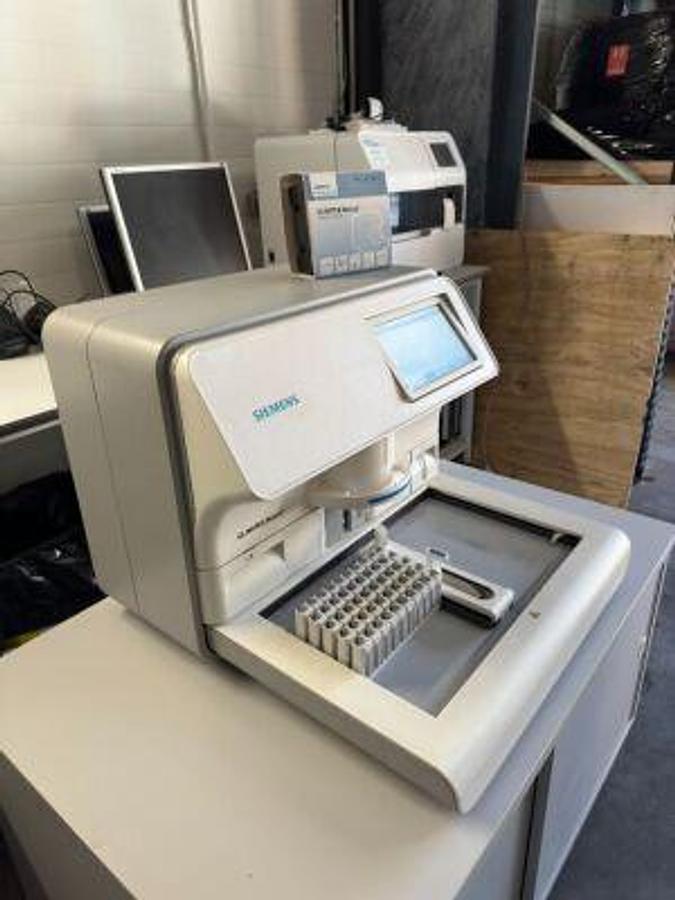 Gebraucht SIEMENS Clinitek Novus Urinanalysegerät